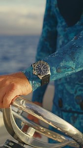 Built to withstand the pressures of the ocean, the new Pacific Diver Automatic 3101 ensures you never miss a moment above or beneath the waves. Keep pushing your limits and expanding your horizons.⁠ Shop Now: https://shorturl.at/8Mlzg | Luminox