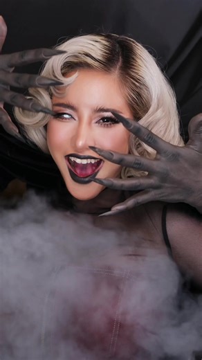 You know what i see🧛🏻‍♀️😈🖤🔥