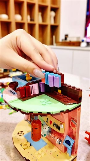 Bikini Builds on Instagram: "Build SpongeBob’s house with me!!😇🧽 #krustykrab #spongebob #nickelodeon"