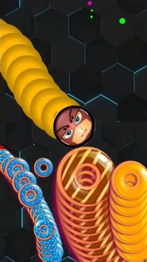 Worm zone io. Crazy Worm. Hero Wasp