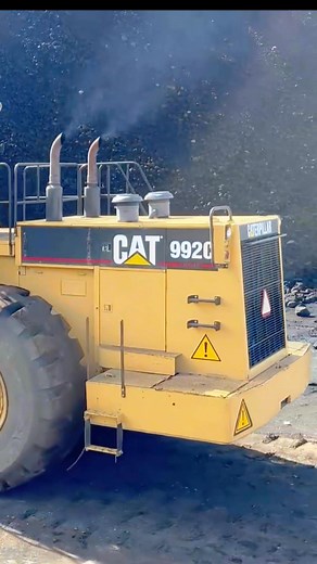73K views · 1.9K reactions | CAT 992C in action! Power and performance.  #CAT992C #LoaderLife #HeavyEquipment #fblifestyle #LoadingTime | HeavyBuild Project | Facebook