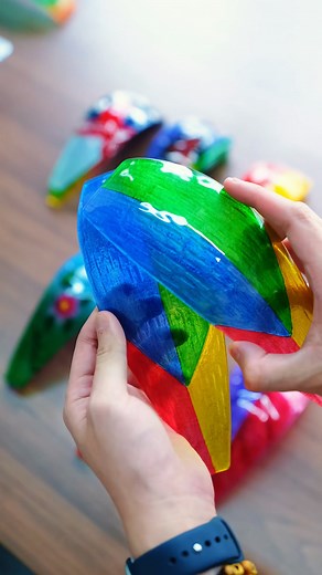 Your solar balloon senses the darkness and lights itself—every single evening, like clockwork 🌙 | Balloontern