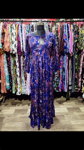 Samee’s Boutique® on Instagram: "Ramadan collection 🌙 Double layer maxi with balloon fit sleeves and feeding options 850/- Xl to 4xl Rayon Buy 2 maxi dress and get discount! Length 56-57 approx length 🙋🏻‍♀️feeding friendly 3xl and 4xl 20rs extra Be aware fake sellers are using our photos don't get cheated buy original products from our official Instagram page @sameesboutique Disclaimer PRODUCT COLOR MAY SLIGHTLY VARY DUE TO PHOTOGRAPHIC LIGHTING SOURCES ORDER YOUR MONITOR SETTINGS #clothing #