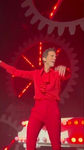 MIKA Relax, Take It Easy, Chicago Edition, 7 May 2026