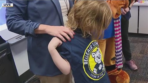 Volunteer outfits half of Belleair Elementary with new uniforms: 'Brings me joy'