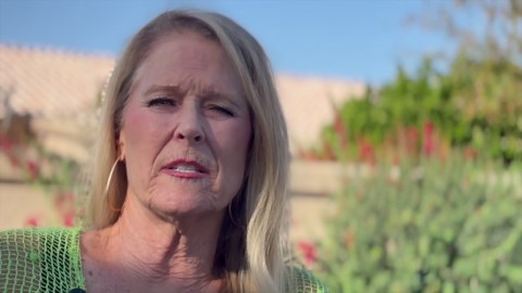 Arizona woman becomes oldest woman to swim Catalina Channel