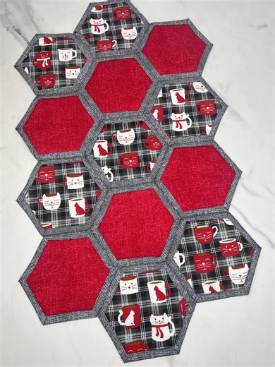 Cat Table Runner Quilted | Handmade Patchwork Runner | Coffee Mug Cat Decor | Cat Lover Kitchen Table Decor | Cat Lover Gift - Etsy