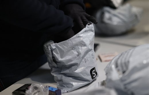 Shein : Une vaste opération de contrôle de tous les colis en cours à l’aéroport de Roissy