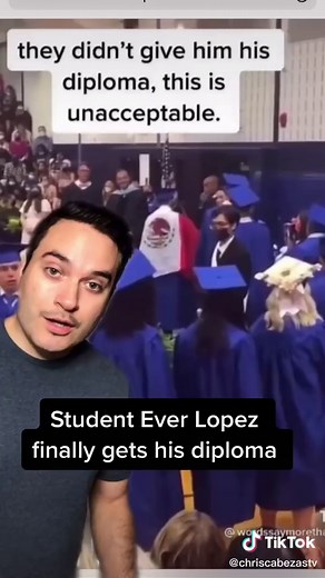 Celebrating Mexican Heritage: Flag of Mexico Waving Gif