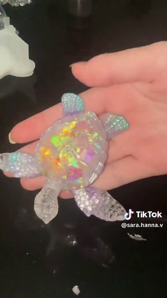This turtle is so gorgeous #resin #resinart #epoxyresin #fup #fyp #ForYou