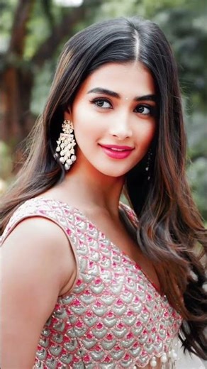 #poojahegde #trendyfashion #westerndresses #shorts