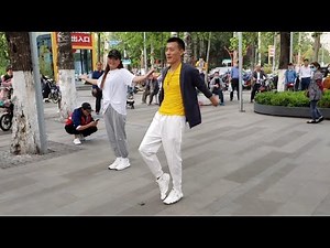 曳舞网红魏佳跳支民族特色鬼步舞，中外结合动感潇洒，赏心悦目