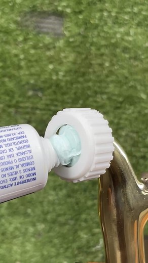 6.4M views · 60K reactions | Paste de dente no encanamento #conserto #encanamento #diytools #hidraulica | Faça Você Mesmo | Facebook