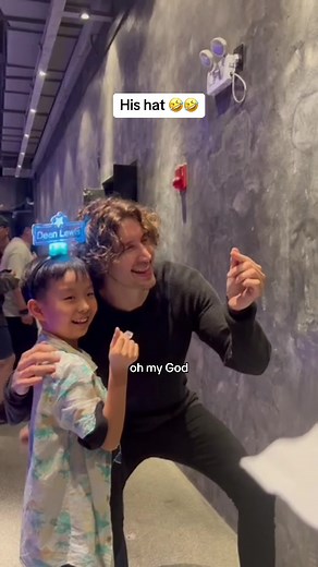 this was the thing i expected walking off stage 😭 | Funny Caught On Camera