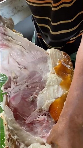 Whole Grilled Pig: The Ultimate BBQ Feast 🍖