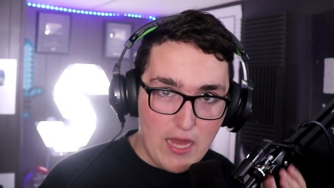 Minecraft vs real life mirror challenge explained