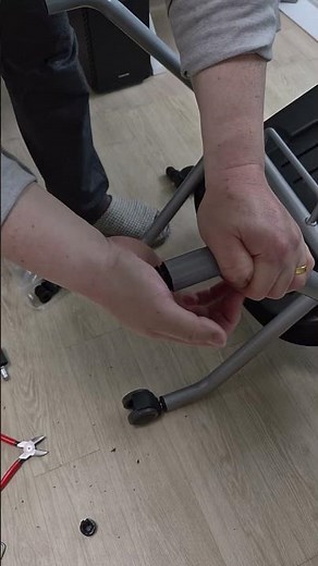 이렇게 하면 의자 바퀴 교체 가능 해요