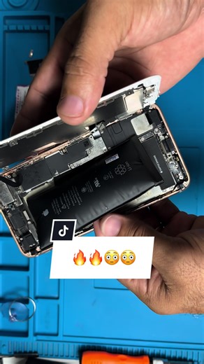 iPhone 8 Plus com Bateria Inchada: Risco de Explosão! 😱