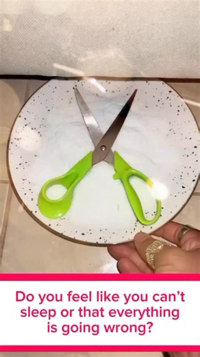 Do you feel like you can't sleep or that everything is going wrong,perform this ritual to cut off all negativity,on a plate place a pair of Scissors,add a handful of salt with your left hand,while saying the following,I remove everything bad from my life,you will keep it under your bed for 9 days,and then throw everything away in the trash. #witch #witchtok #witchcraft #witches #Florida | Master of the spells