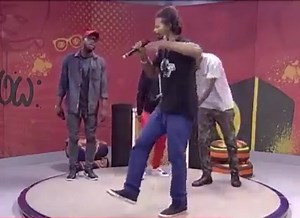 5.7K views · 606 reactions | VAMPIROS Azagaia “ Podemos incomodar a Ponta vermelha agora?” Partilha até que chegue primeiro ao Parlamento, e depois ao aposentou do Rei do momento. | Mano Azagaia - Povo no Poder | Facebook