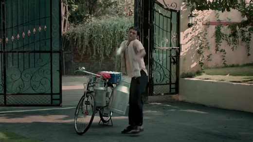 Even with that straight face, Dada hits a big six for this ad. Advertiser: Tetley Tea | Best Ads