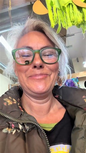 A bumble bee flew into my shop today. She loved my Lucky Lips Lip Balm! 🐝 momlife heart full ❣️