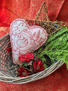 Christmas Robin Redwork Hanging Heart Stitchery, Hand Embroidery Digital Download PDF Pattern - Etsy UK