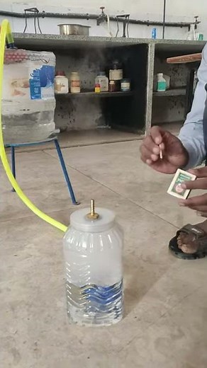 Pyrolysis reaction of plastic waste by thermal cracking process ( project set up )