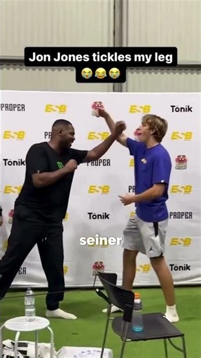 Er wollte einen Leg Kick von Jon Jones… großer Fehler 😳 #viral #deutsch #youtubeshorts