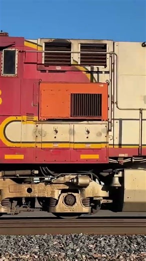 BNSF Autorack train led by BNSF Warbonnet! #bnsfrailway #bnsf #bnsftrains #train #railway