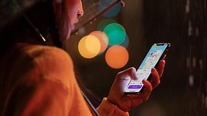 Apple vs Samsung phones: We compare the Galaxy S series and the iPhone XS