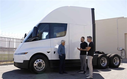 Tesla Semi Redesign Unleashed: Jay Leno's Garage Reveals Game-Changing Upgrades Ahead of 2026 Mass Production – ilovetesla.com
