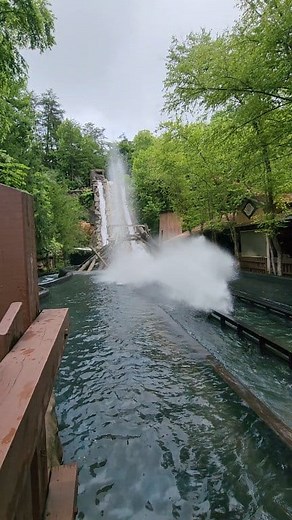 Daredevil Falls at Dollywood #dollywood #amusementpark #fun | Hanging with the Crazy Crew