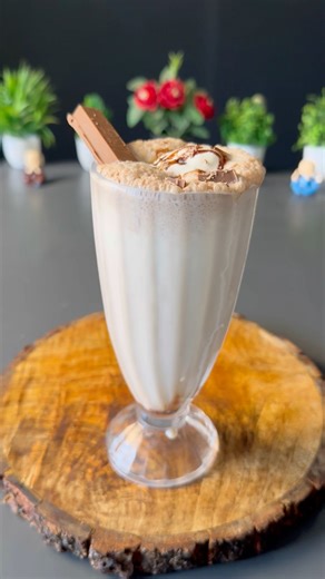 Kitkat Shake Recipe #shorts #shake #recipe #kitkat