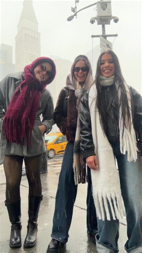 Explore NYC with Unique Stop Motion Outfit Ideas