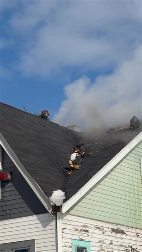 Dwelling fire in Detroit at Binder and Stockton | Scanner of Warren