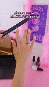 ¡Es de divas reconocers a otras divas! Chequen los NUEVOS Esmaltes Glitter son fáciles de poner y quitar, quedan listos de volón pin pon, con un brillo que ufff, quedas reinona. ¿Ya corrieron por el suyo?💫 | Bissú Cosmetics