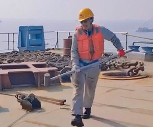 Dropping a Giant Boat Anchor Looks Dangerous as Hell