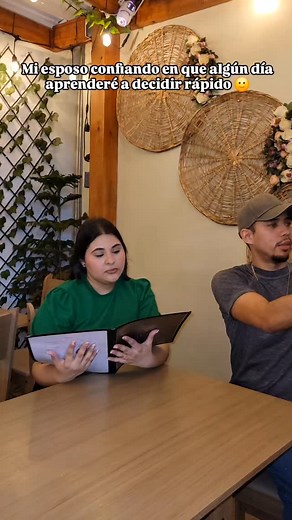 Y dentro de mis personalidades siempre está la indecisa 🙂🫠 | Stephanie Gabrielle