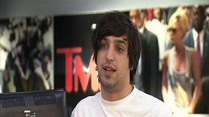 'Alcatraz' TV Show -- Delusional Fans Trying to Break In to Prison