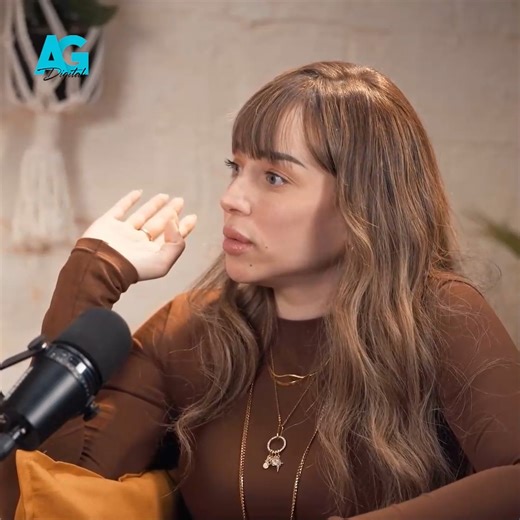 "أمي عملتلي أوضتي في دور لوحدي".. فرح الزاهد بتحكي لأول مرة عن معاناتها مع الوسـ ـواس القهـ ـري! 😳 #قهوة_بلبن #العدل_ديجيتال | العدل جروب ديجيتال - El Adl Group Digital