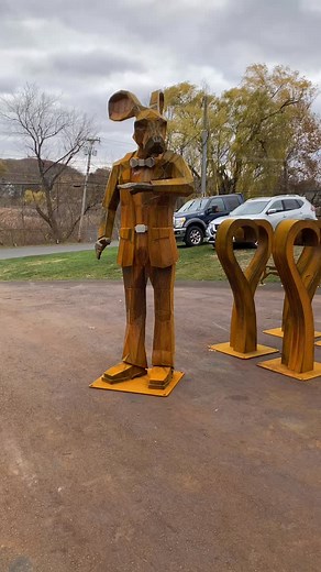 403 reactions · 12 shares | Wabbit man  . #dalerogersstudio #art #metalsculpture #haverhill #rabbit #rabbitseason #looneytunes #gardening #garden #gardenart #ilovemygarden #outdoorart | Dale Rogers Studio | Facebook