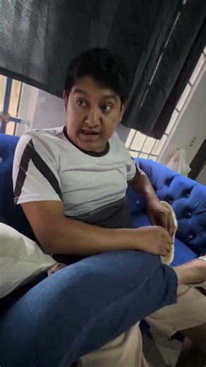 Dijiste que me llevarias de viaje cuando cumplieramos un año 🤣