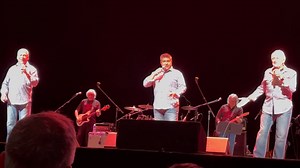 76K views · 3.9K reactions | The Vogues - Turn Around, Look At Me - July 29, 2021 | Legendary Concerts | Facebook