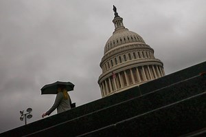 Economists beg Congress for a second round of stimulus checks