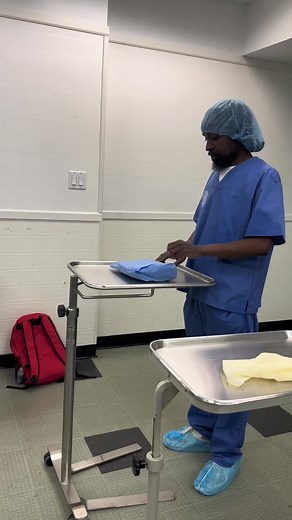 Made some mistakes things I have to brush up on to be better. I am not only going to show my strengths but things i need to work on as well. One day i will have it down pact. Imma keep practicing. #surgicaltechnologist #surgicaltech #surgicaltechnology #sugery #scrubtech #asepsis