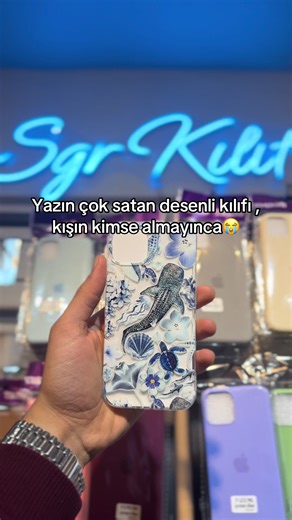 Bakırköy Pazarında Desenli Kılıf Fırsatları