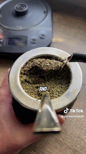 How To Finish Yerba Mate (& Refill It)🧉 #yerbamate #mate #mateargentino #mateuruguayo #mateando #tea #yerbamatetok #materos