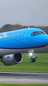 2M views · 25K reactions | KLM A321 #pesawat #airport #landing | Lutfi Bondan | Facebook