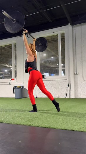 Weighted Splits x Hip Mobility, I’ll take it. ❤️ | NorthCarolina_Yogagirl